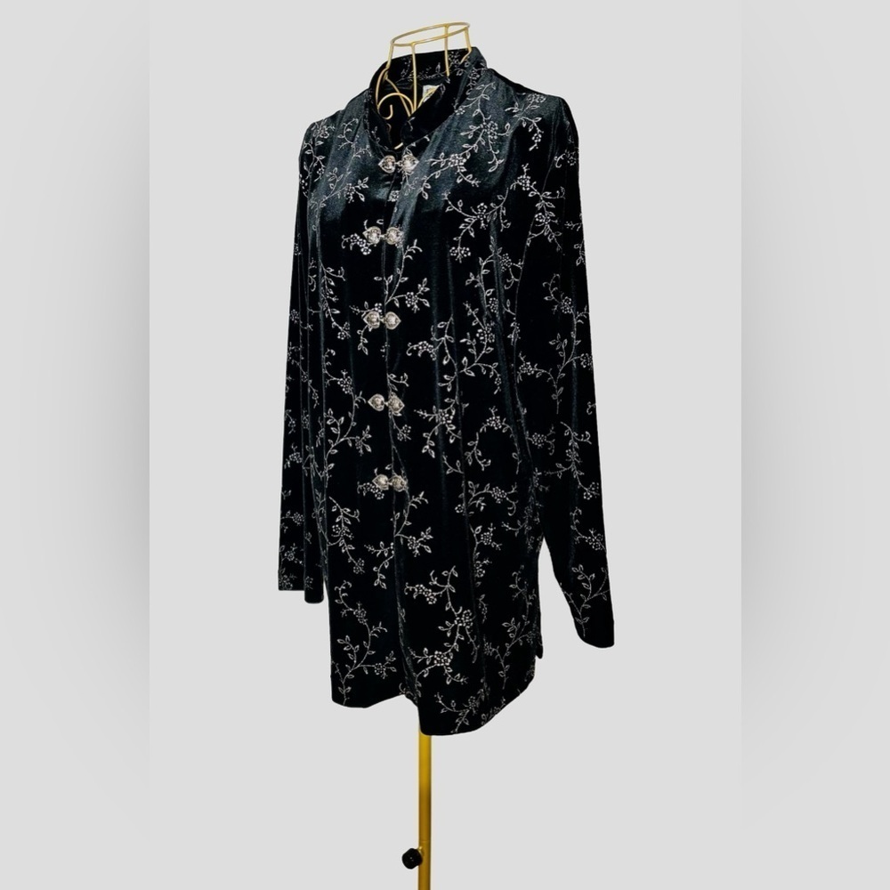 R & M Richards by Karen Kwong Black Velvet Tunic Top with Silver Adornments, 18